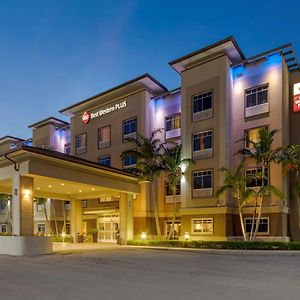 Best Western Plus Miami Airport North Hotel & Suites